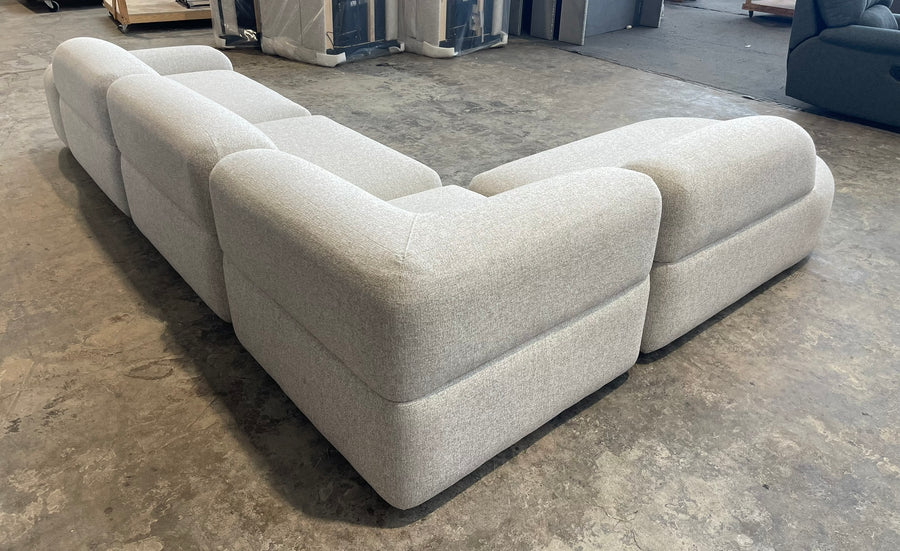 Commercial gallery — photo 16