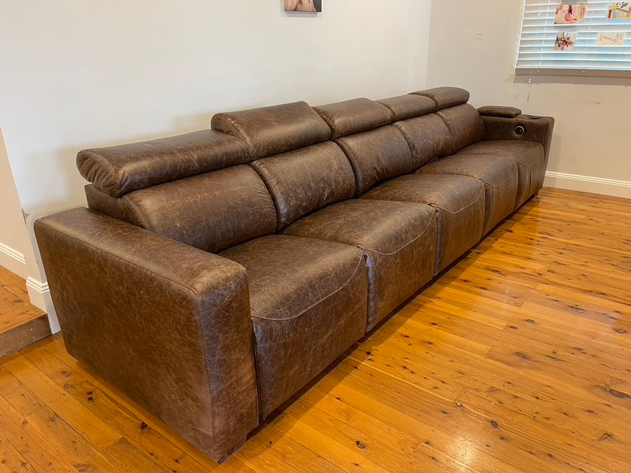 Commercial gallery — photo 109