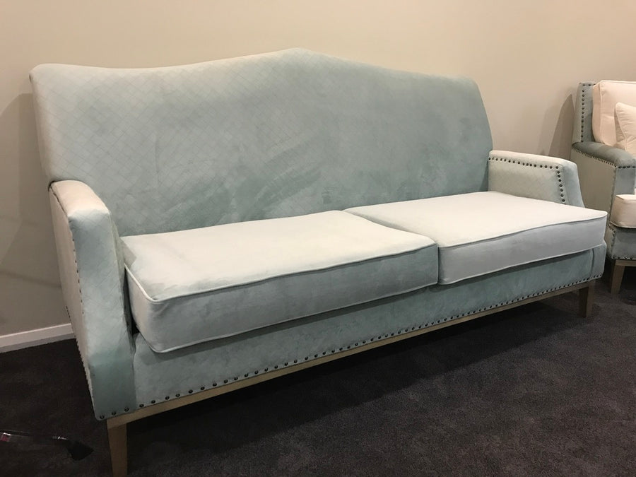 Custom lounges gallery — photo 136