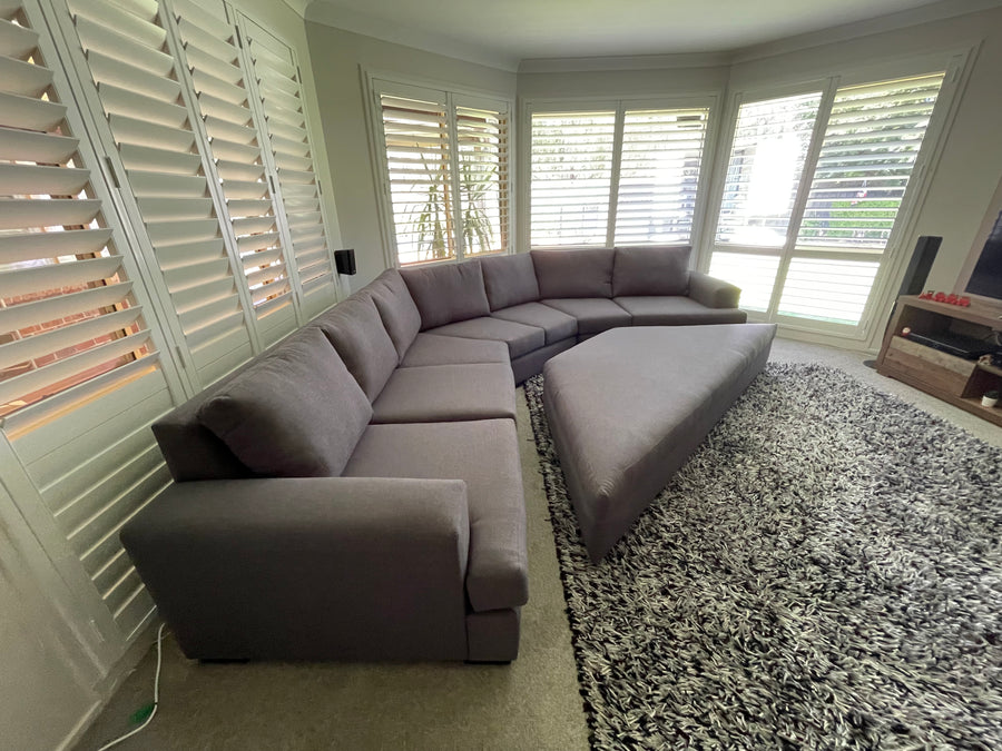 Bay window and sunken living gallery — photo 19